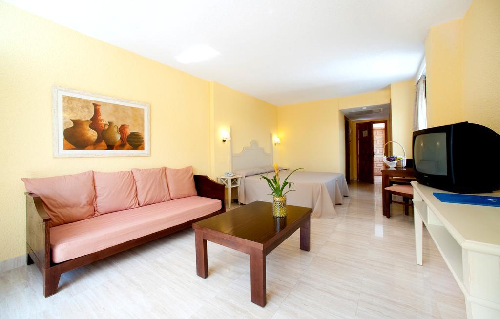 Grupotel Ibiza Beach Resort - Adults Only Portinatx Camera foto